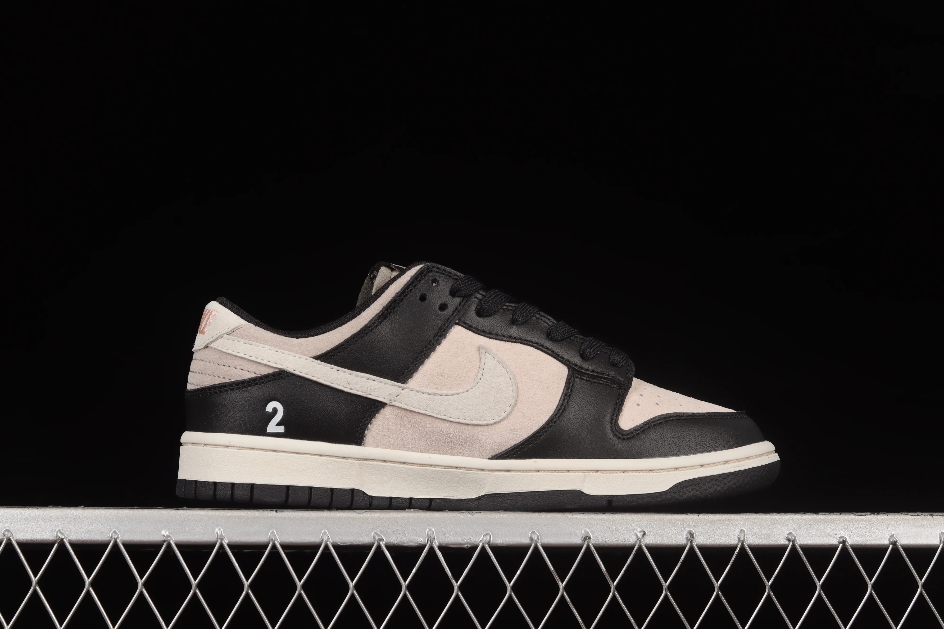 All Categories Nk SB Dunk Series Nk SB Dunk Low Low-top sneakers Otomo Katsuhiro x NK SB Dunk Low "Steamboy OST" Otomo Katsuhiro co-branded SB low-top sports and leisure sneakers LP3445-001
